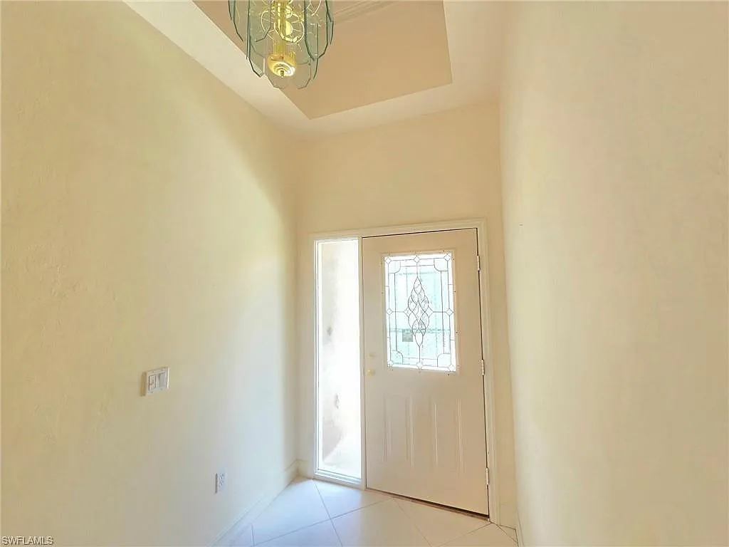 3 bed, 2.0 bath, 1742 sqft, $2,700 — Photo 4