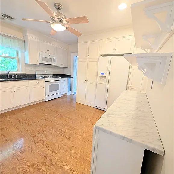 184 Parmenter Rd #2 — Photo 7