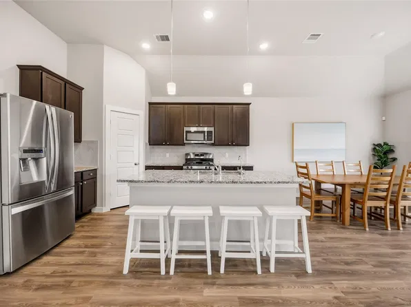 1173 Filly Creek Dr, Alvin, TX 77511