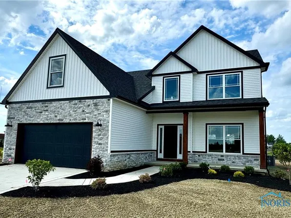 5077 Magnolia Dr, Oregon, OH 43616