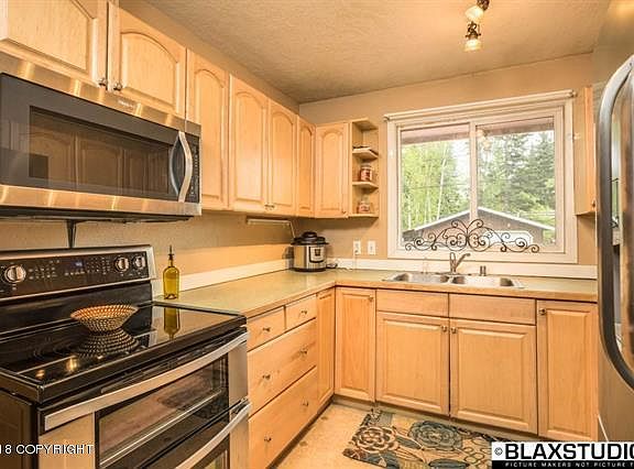 3rd image of 511 Iditarod Ave