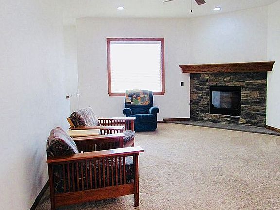 2nd image of 7201 Crown Crest Ave