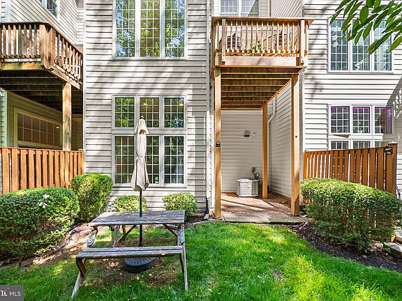 4th image of 135 Wootton Oaks Ct
