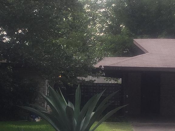 3rd image of 8114 Exmoor Dr #A