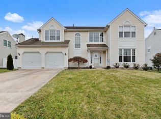 15 Chevy Chase Rd, Sicklerville, NJ 08081