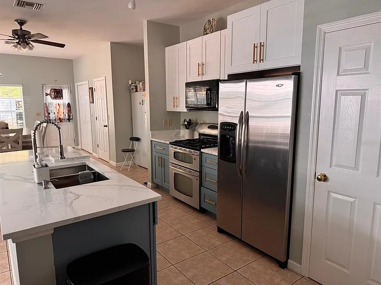 10625 NW 14th St — Photo 15