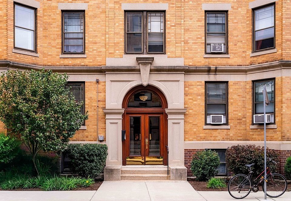 1st image of 4 Newport Rd APT 7