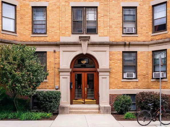 4 Newport Rd APT 7, Cambridge, MA 02140