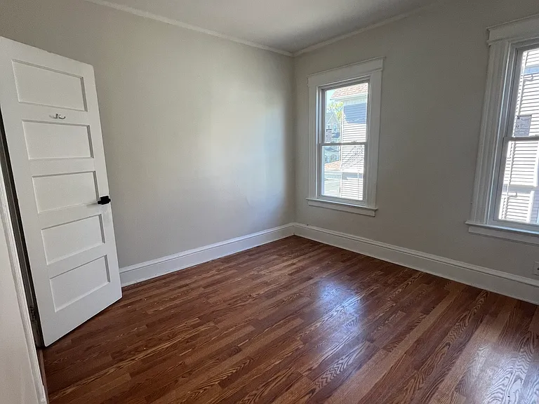 164 Barker St — Photo 5