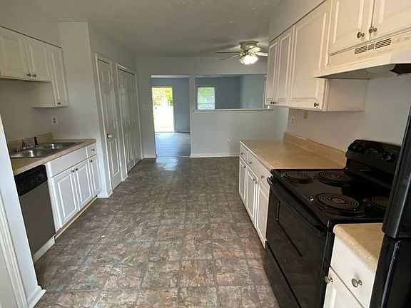 3rd image of 735 Still Lake Dr