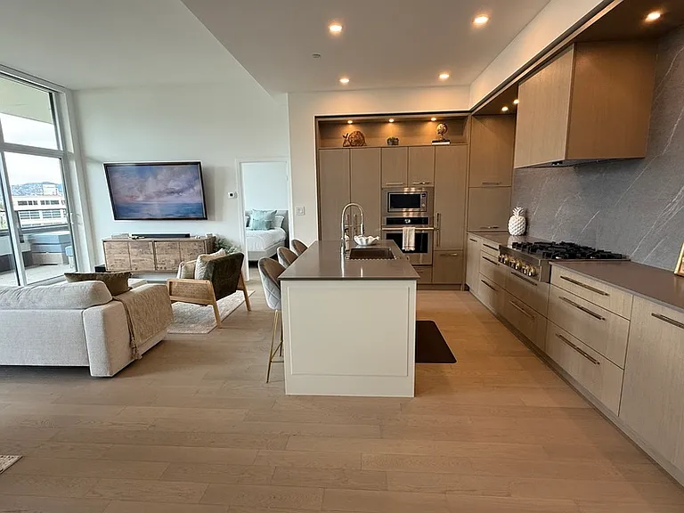 3389 Lakeshore Rd #602 — Photo 5