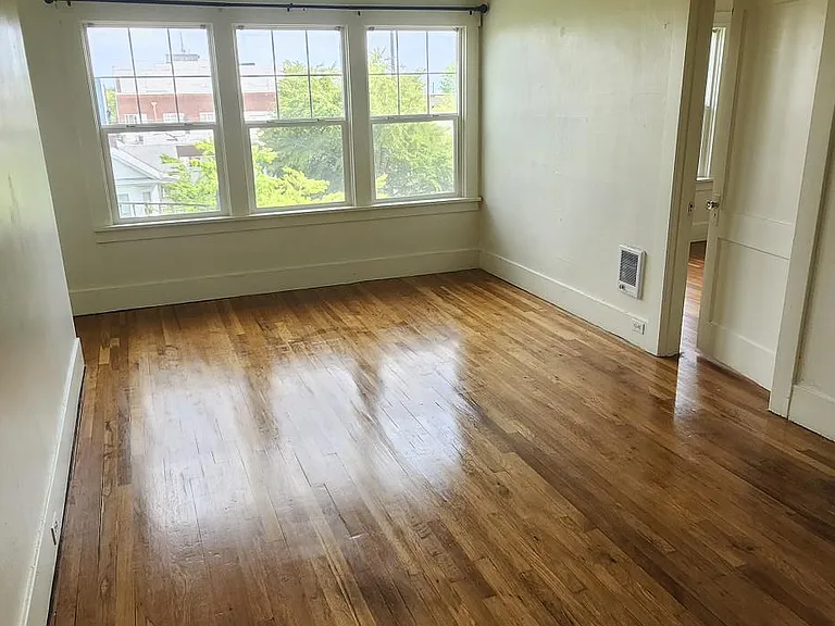 918 S J St #6 — Photo 6