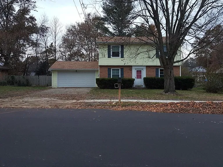7036 Green Forest Dr — Photo 1