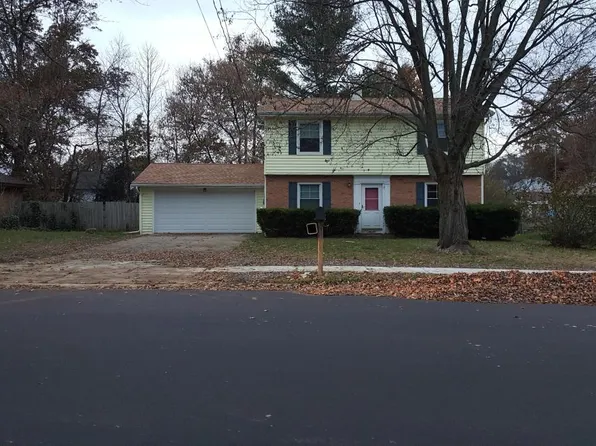 7036 Green Forest Dr, Portage, MI 49024