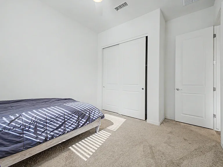 10112 E Trent Ave — Photo 29