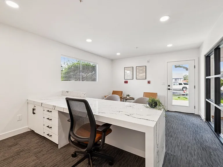 Ocean Villas Apartments — Photo 8