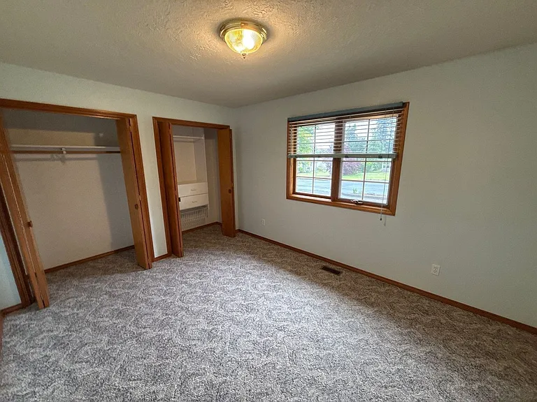 460 SE Conifer Pl — Photo 17