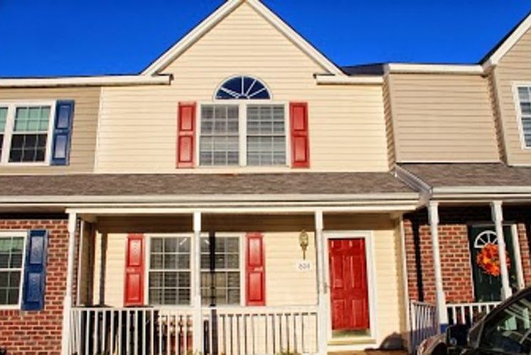 1st image of 804 Wexford Pl