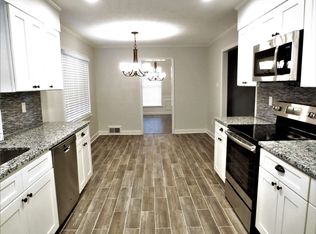 7698 McHenry Cir N, Germantown, TN 38138