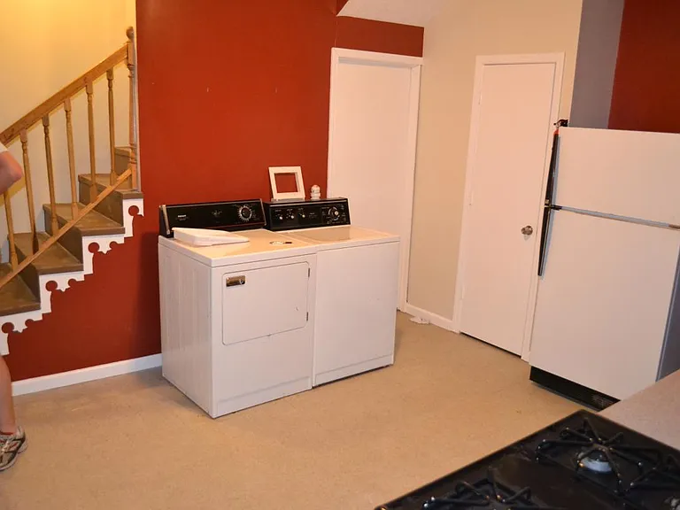 305 Emming St — Photo 17
