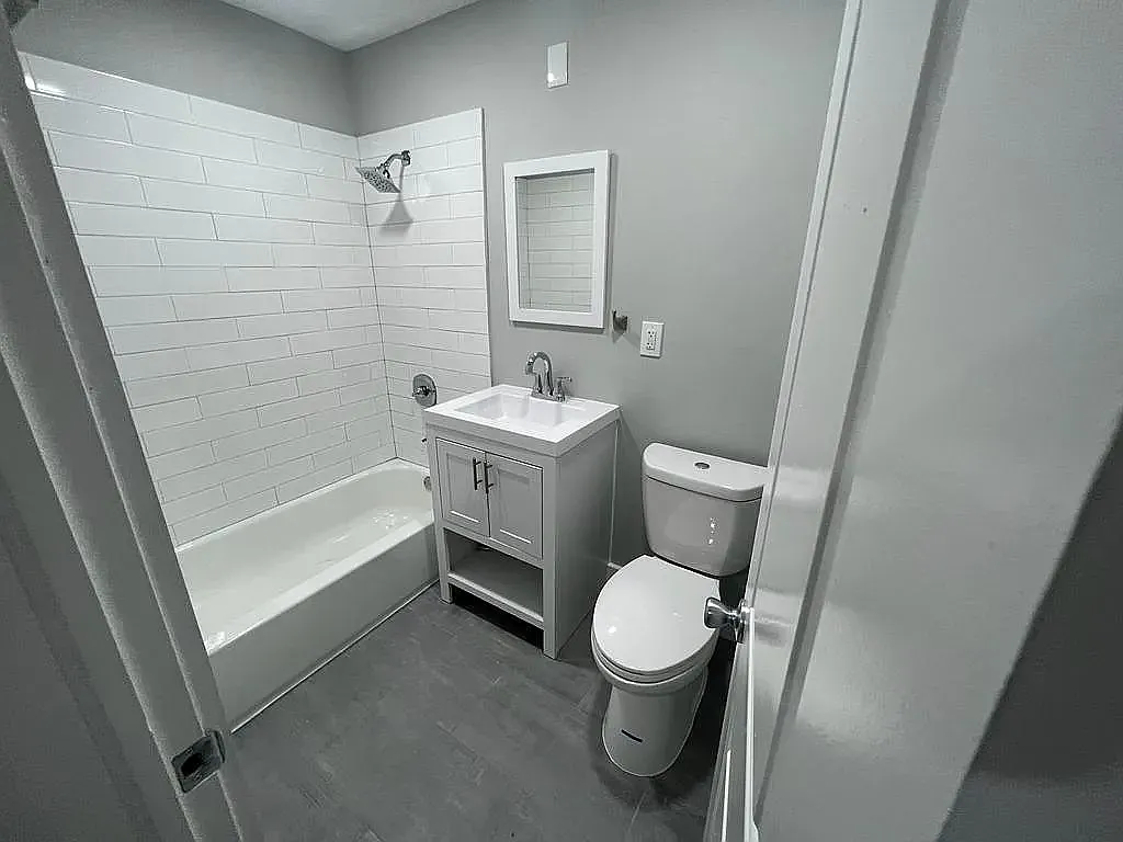 Building Photo - 544 Beachway #A2
