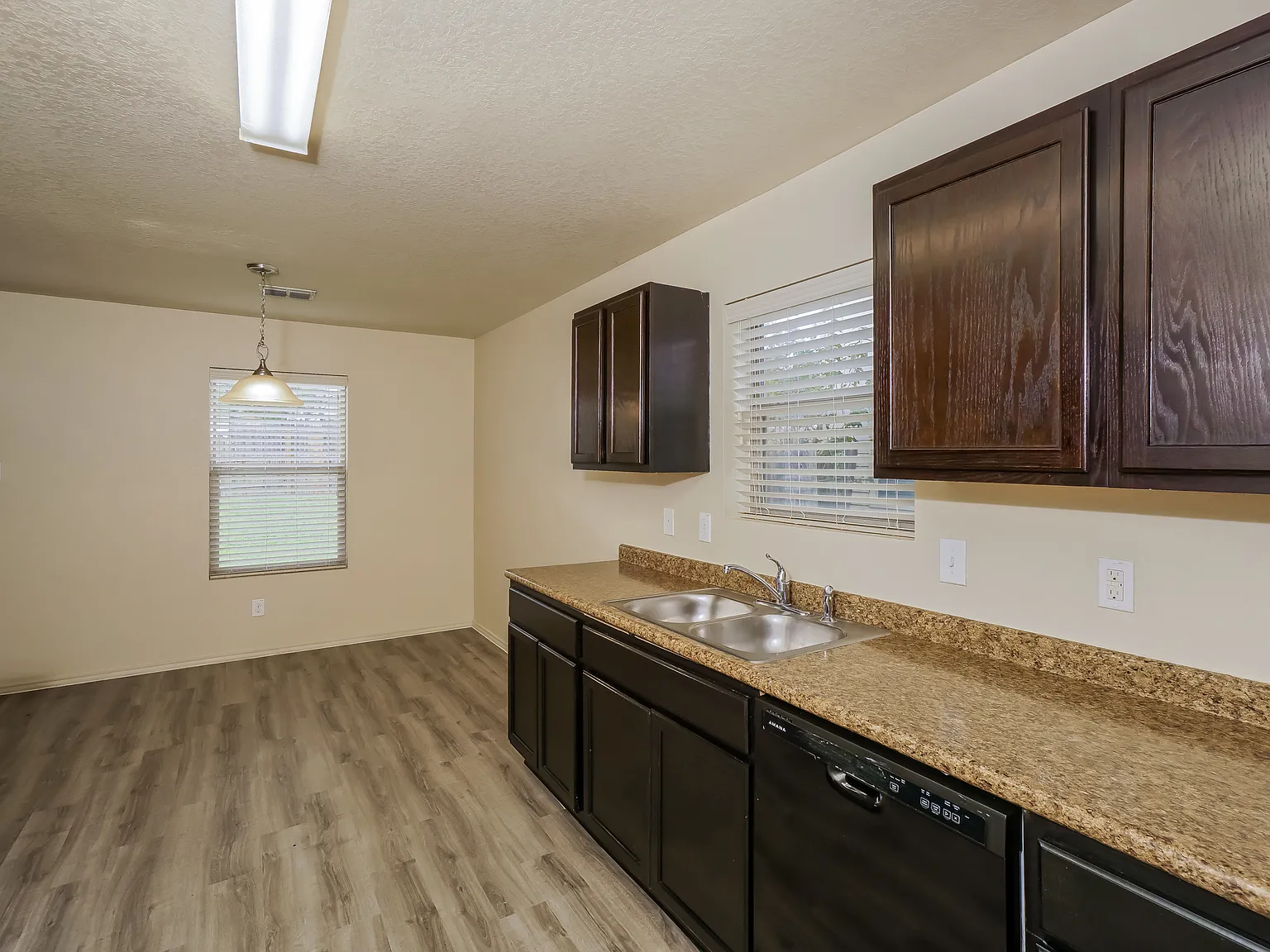 Enclave at Northeast Crossing — Photo 4