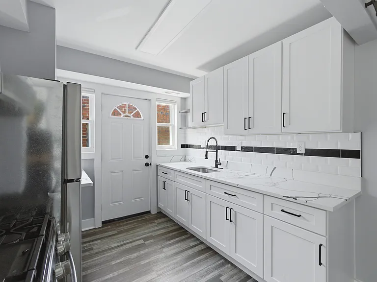 312 60th St NE #B — Photo 3