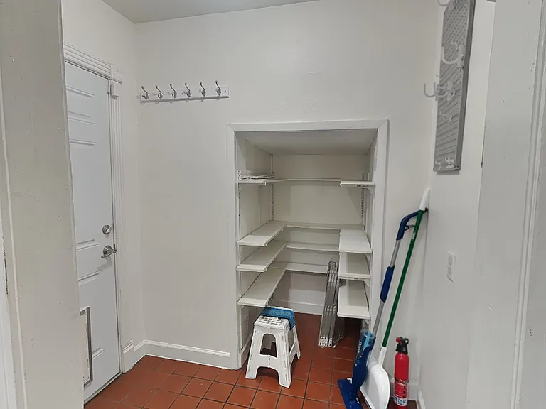 805 Northwood Rd — Photo 13