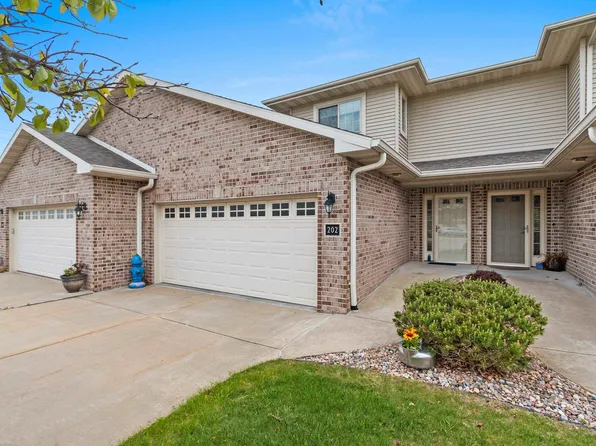 1300 Alpine Dr Unit 202, Green Bay, WI 54311