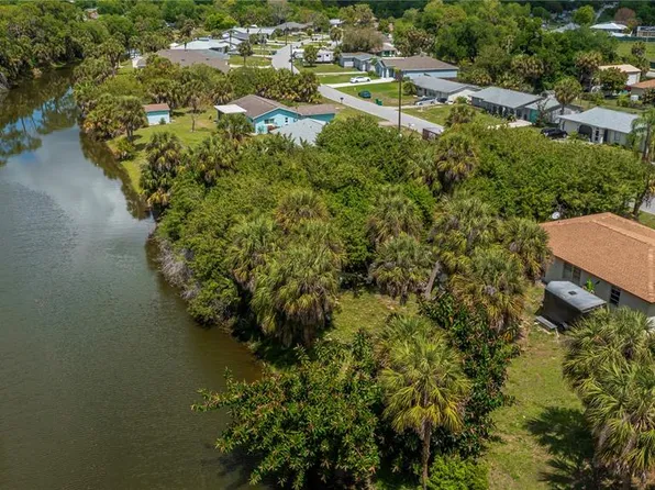1609 Harmony Dr, Pt Charlotte, FL 33952
