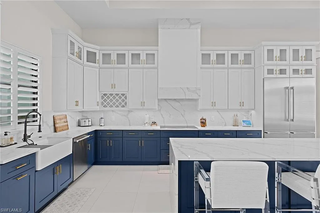 5 bed, 3.5 bath, 5000 sqft, $25,000 — Photo 3