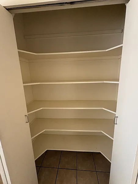3 bed, $3,000 — Photo 4