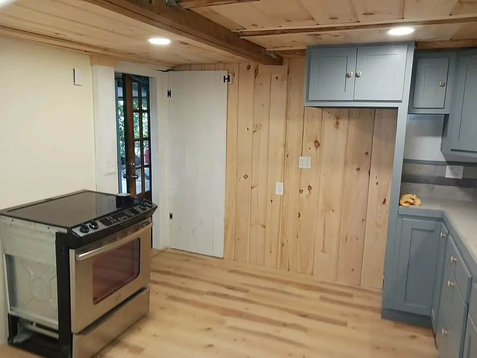 4 bed, 1200 sqft, $3,495 — Photo 3