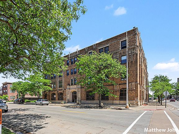 2nd image of 297 W Clay Ave APT 202