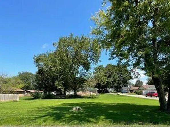 405 E Taylor St, Paris, AR 72855