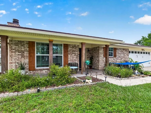 8957 Winrock Dr N, Jacksonville, FL 32216