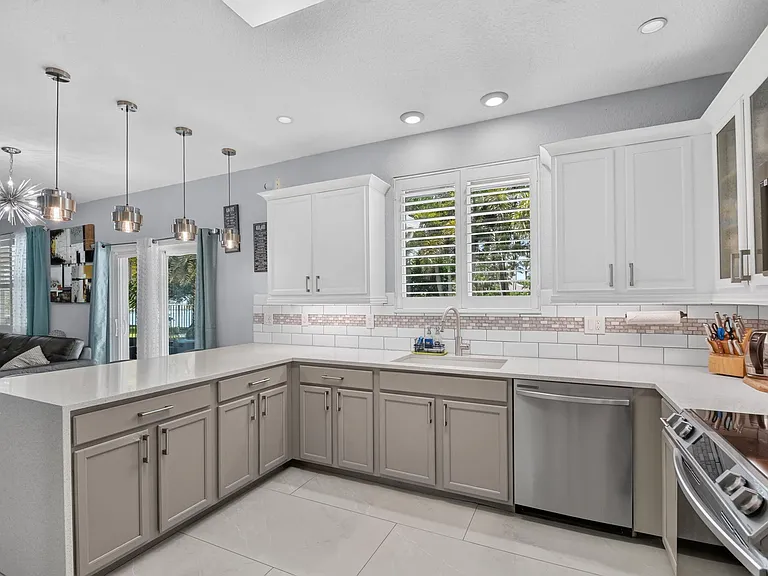8890 Cobblestone Point Cir — Photo 17