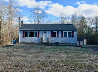 520 Chestnut Hill Rd, Glocester, RI 02814