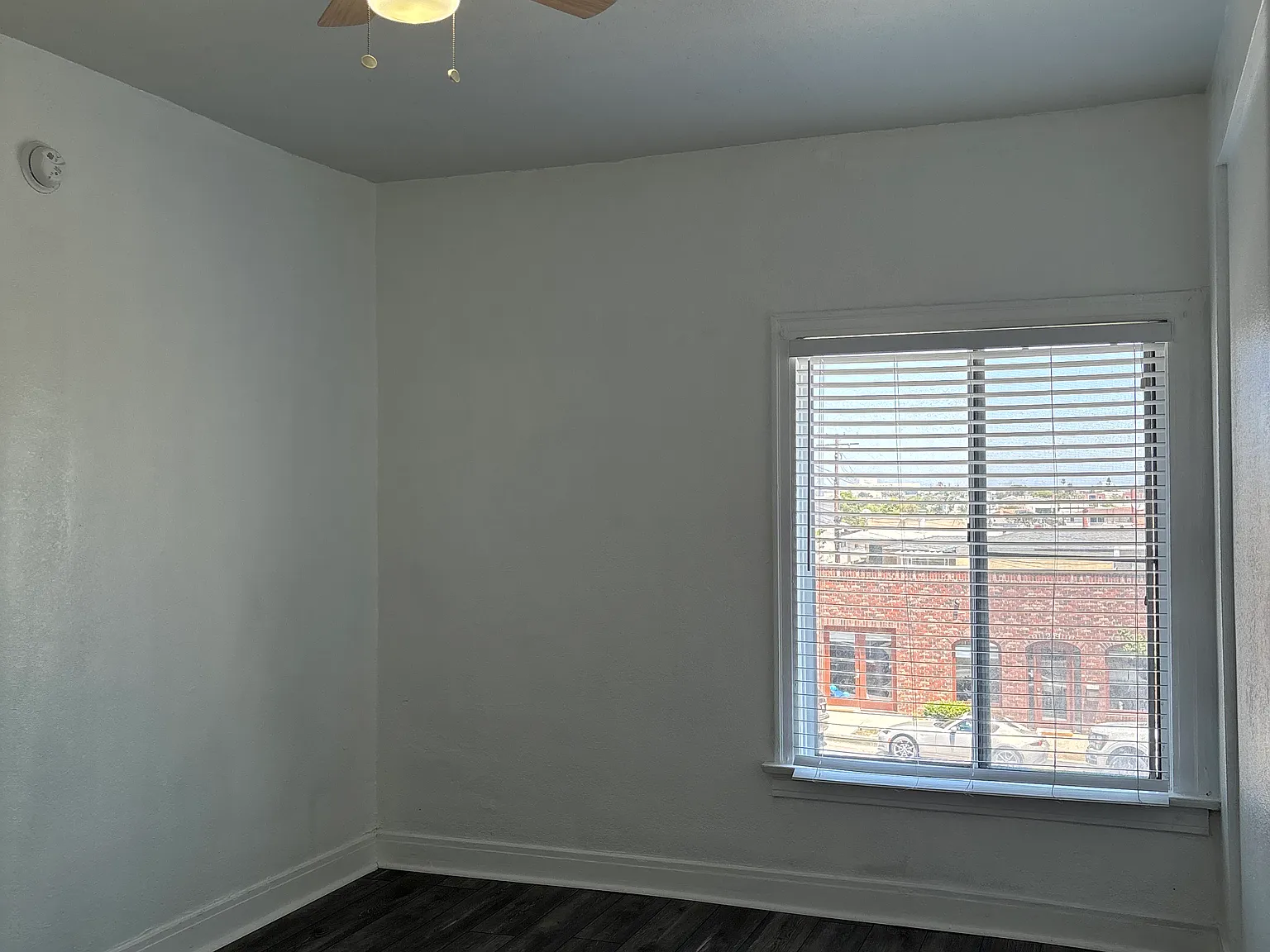 Studio, 300 sqft, $1,300 — Photo 2