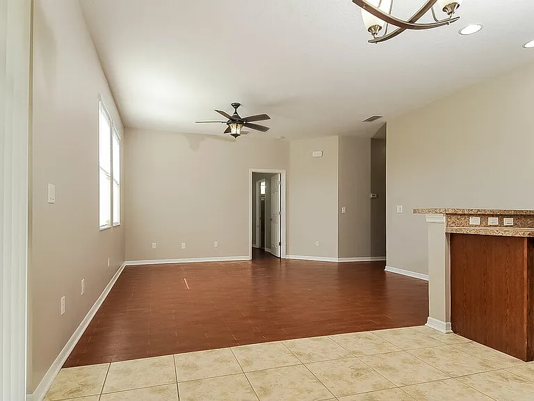 915 Parker Den Dr — Photo 3