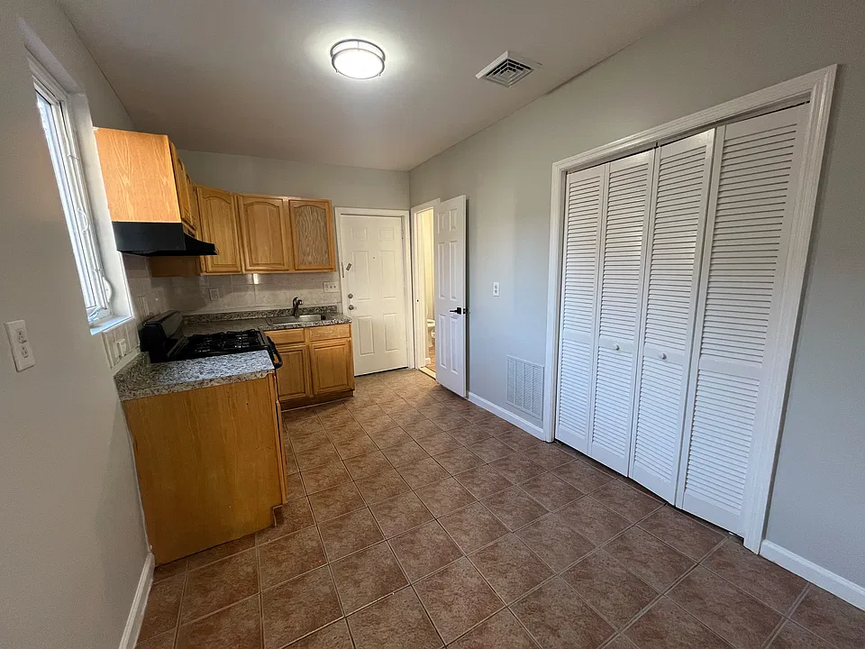 34 Passaic St #5