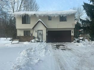 4092 21st St, Dorr, MI 49323