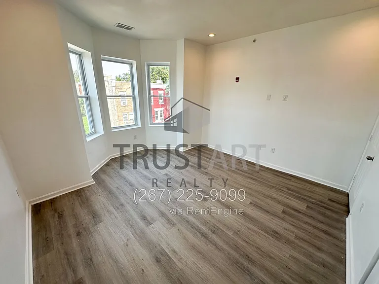 2431 N 26th St — Photo 8
