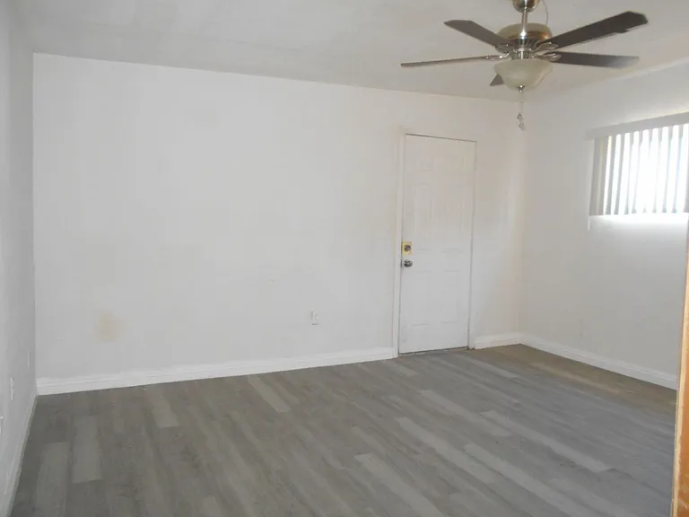 2137 E Saint Louis Ave — Photo 12