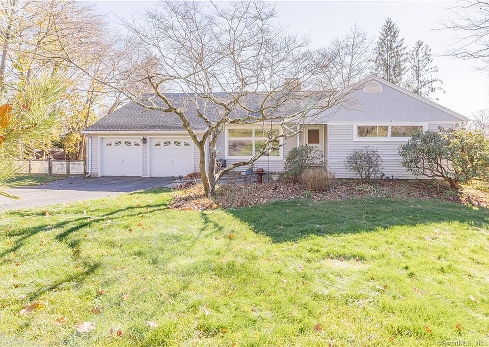 1st image of 25 Greenfield Dr