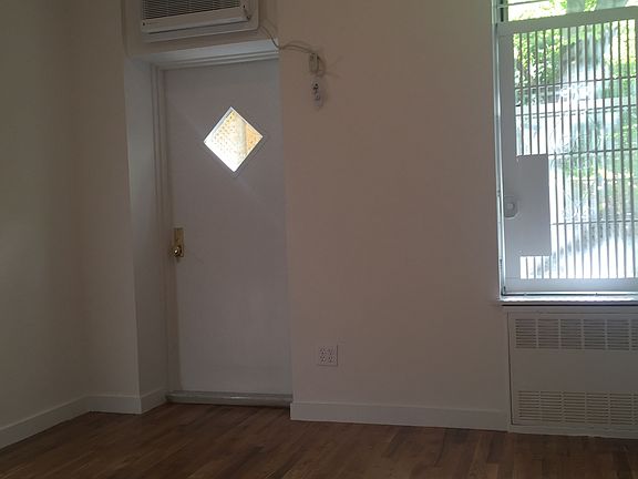 4th image of 28 King St APT 4