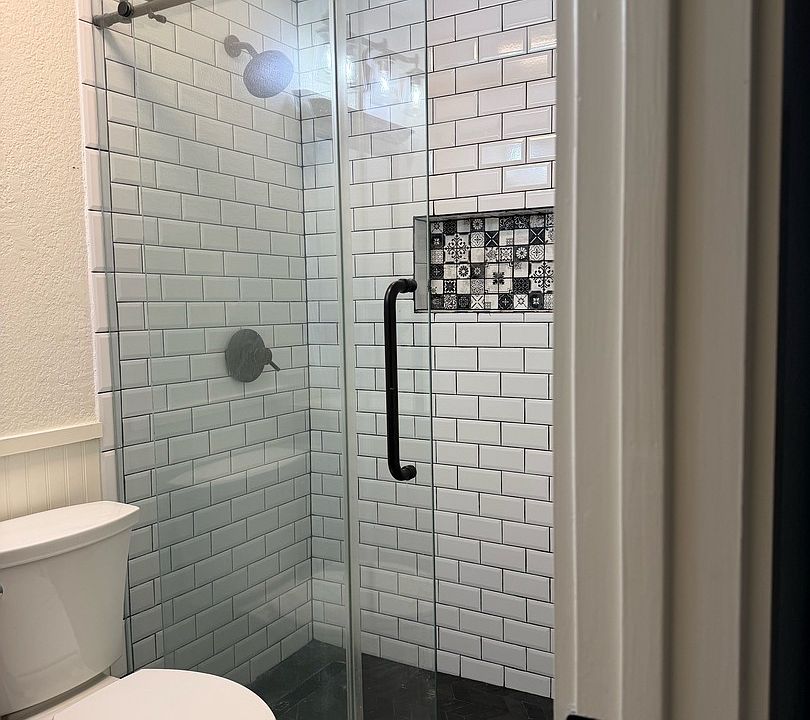 1st image of 2154 Sunbend Falls