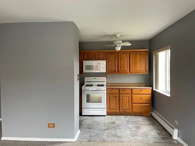 361 W Hawthorne Cir #5 — Photo 4