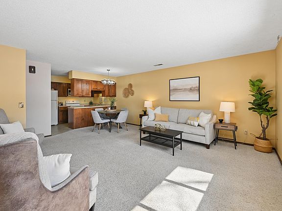 4th image of 9313 Ranchview Ln N