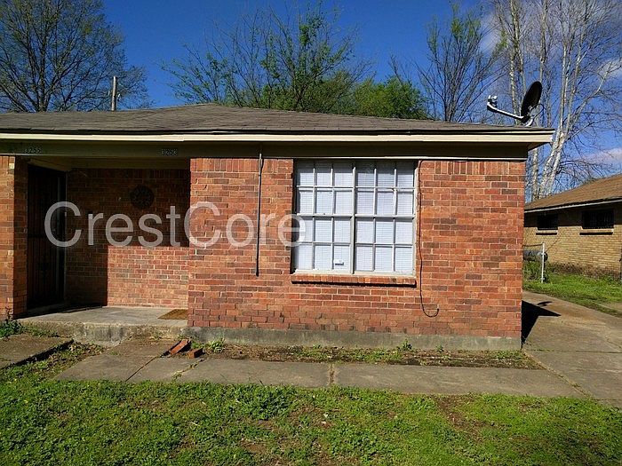 1st image of 3253 Forest Glen St